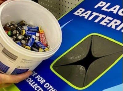  bucket-of-used-batteries 