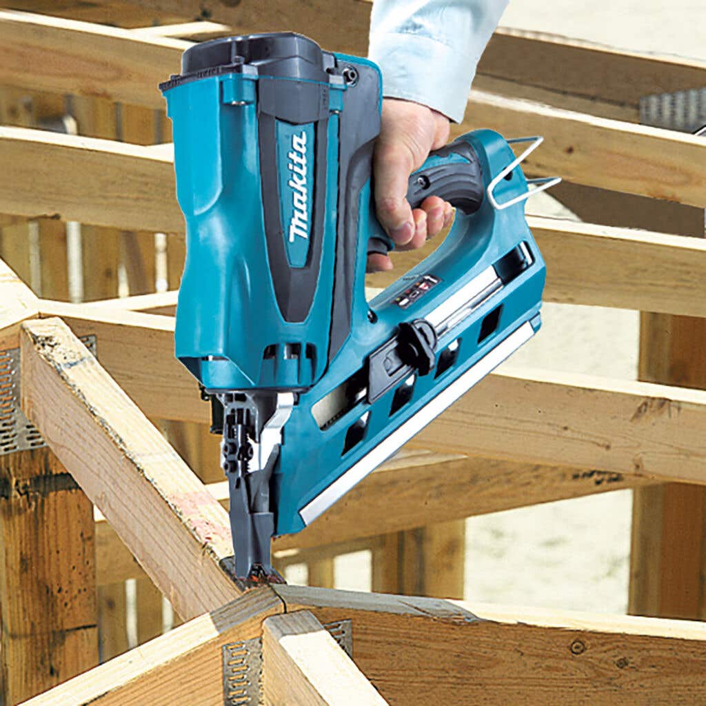 Makita Gas Framing Nailer Kit GN900SE