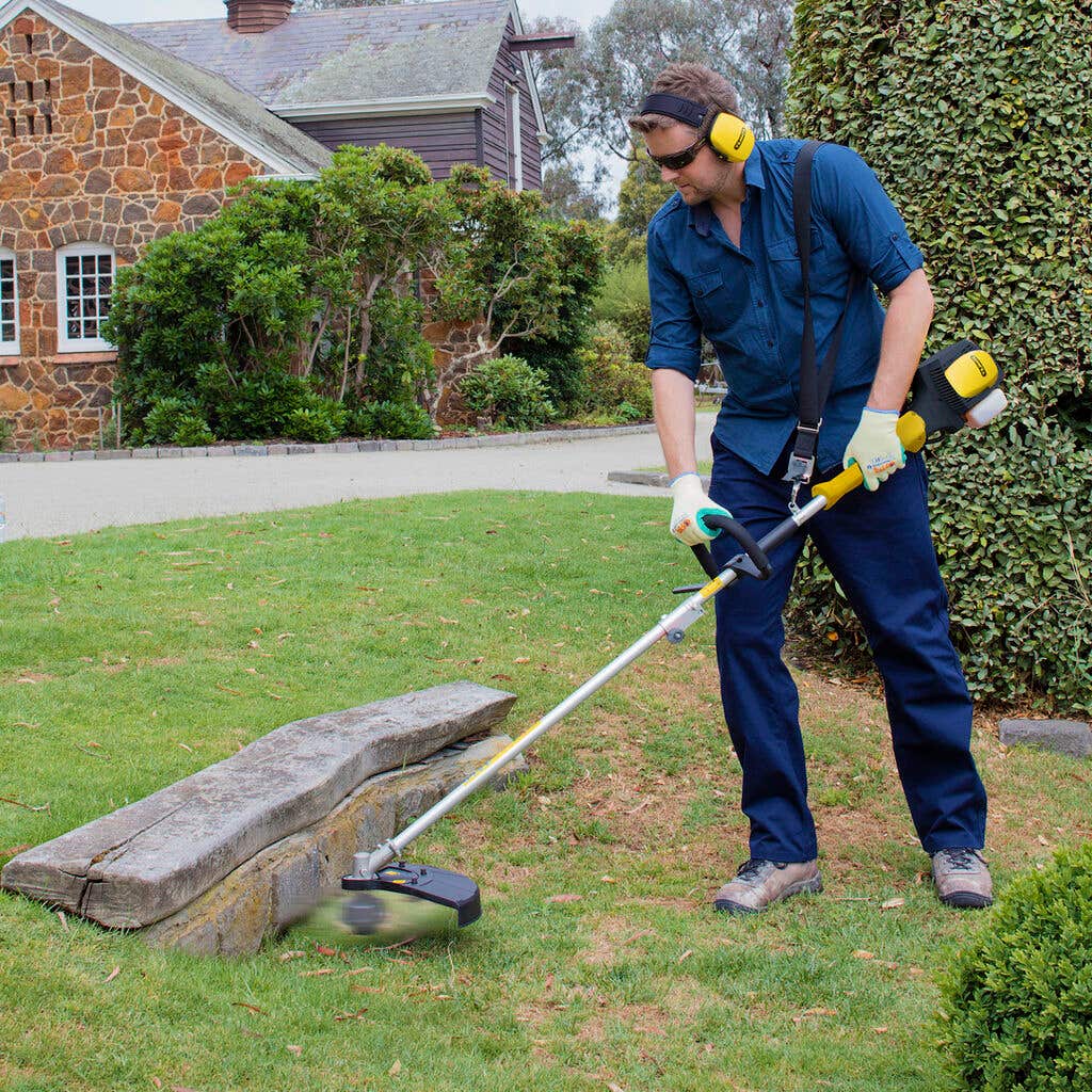 Stanley FatMax 26cc 4 Stroke Straight Shaft Petrol Whipper Snipper