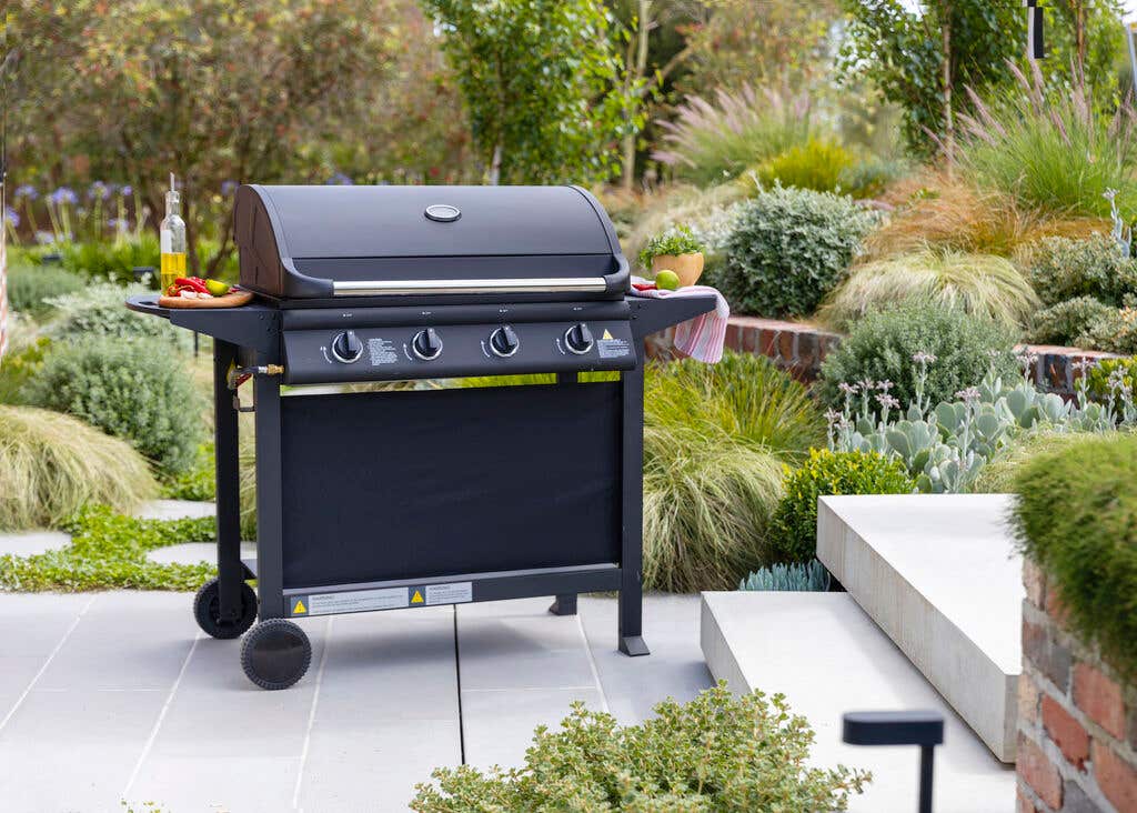 Hooded bbq discount